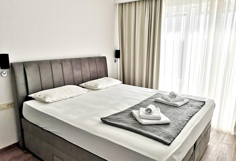 Modern Apartment In Makarska With Sea View