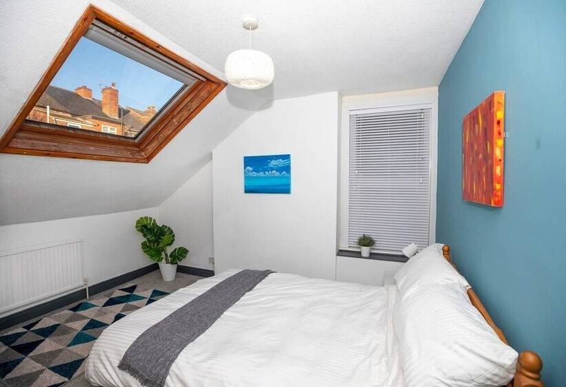 Arthouse Lovely Spacious 5 Bed House