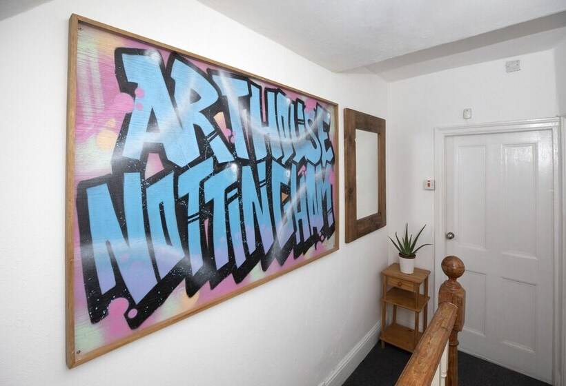 Arthouse Lovely Spacious 5 Bed House