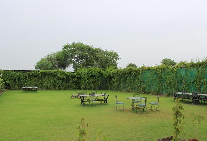 호텔 Bhagwati Vilas