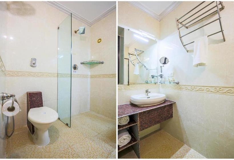 בית מלון כפרי Capital O 22969 The Center Court