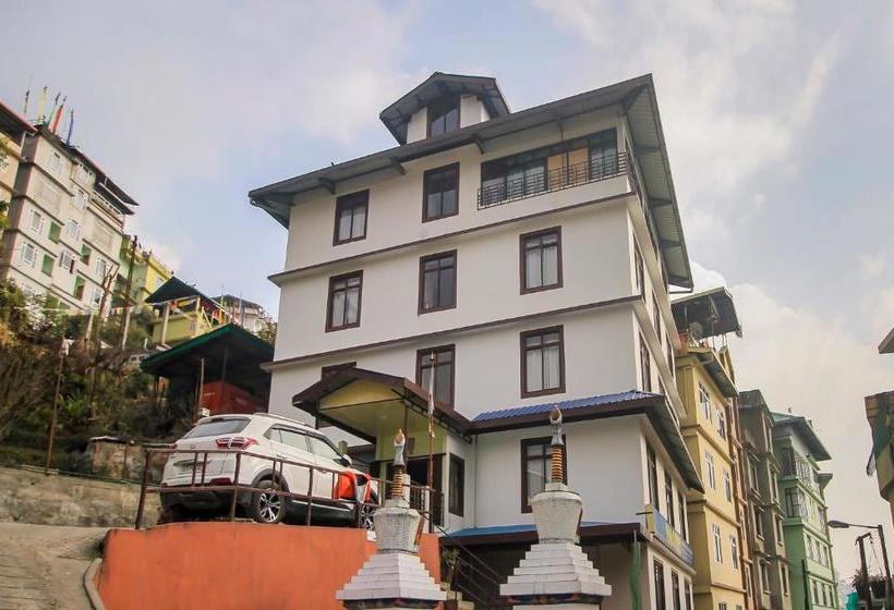 Capital O 63520 Hotel Innori