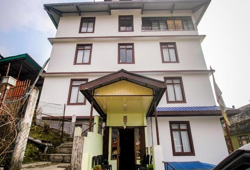 Capital O 63520 Hotel Innori