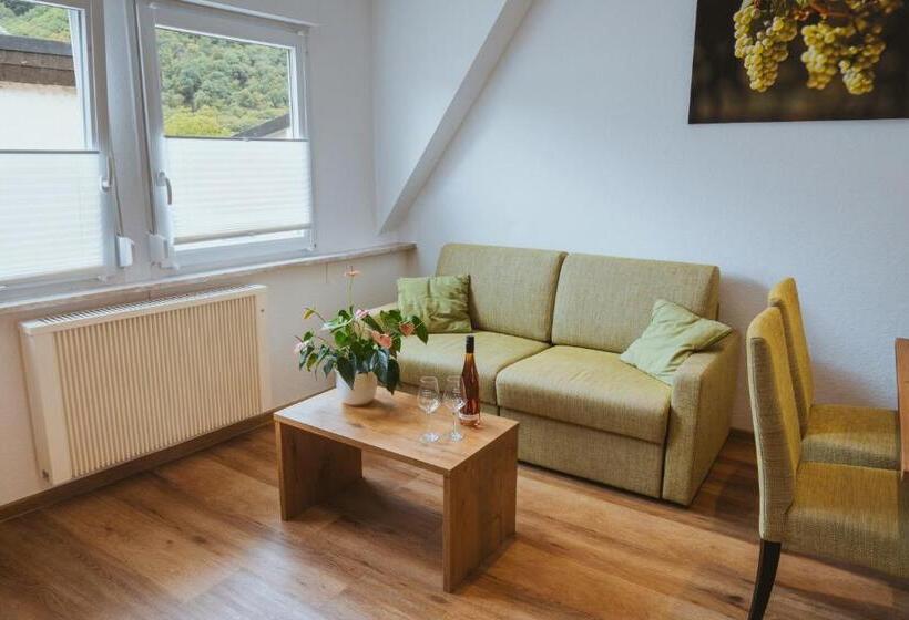 ホテル Ferienweingut Serwaziwein