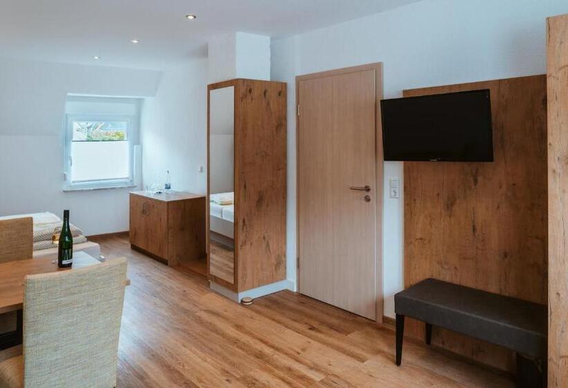 فندق Ferienweingut Serwaziwein