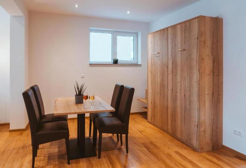 ホテル Ferienweingut Serwaziwein