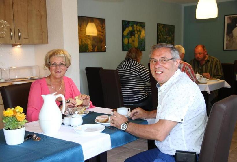 ホテル Ferienweingut Serwaziwein