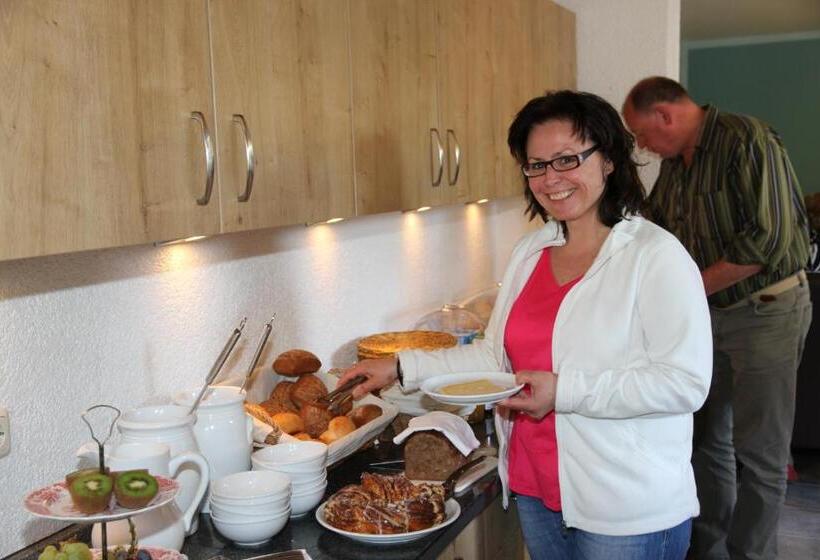 فندق Ferienweingut Serwaziwein