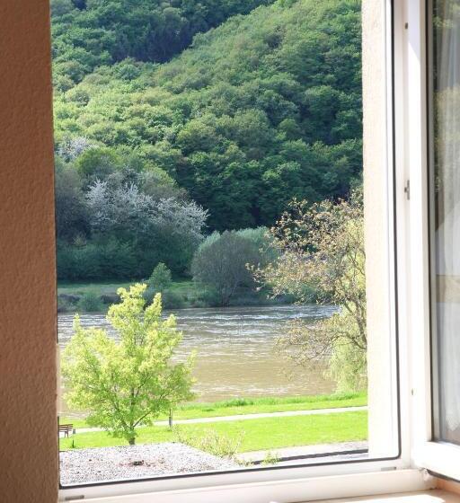 فندق Ferienweingut Serwaziwein