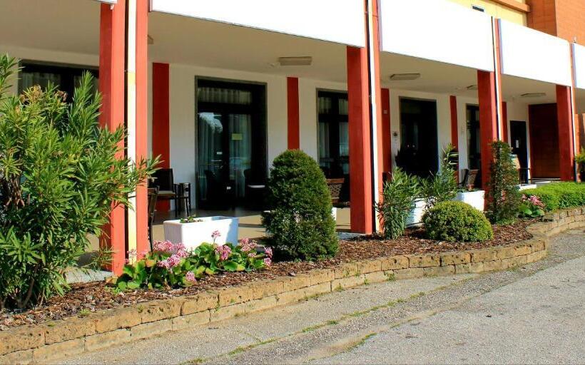 ホテル Nuovo Sole Hns