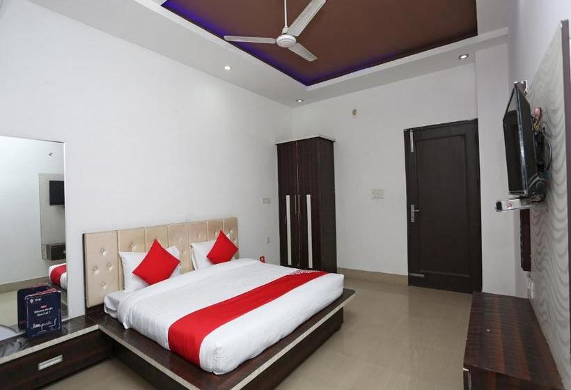 בית מלון כפרי Oyo 28227  Abhinandan