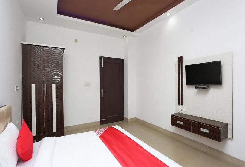 בית מלון כפרי Oyo 28227  Abhinandan