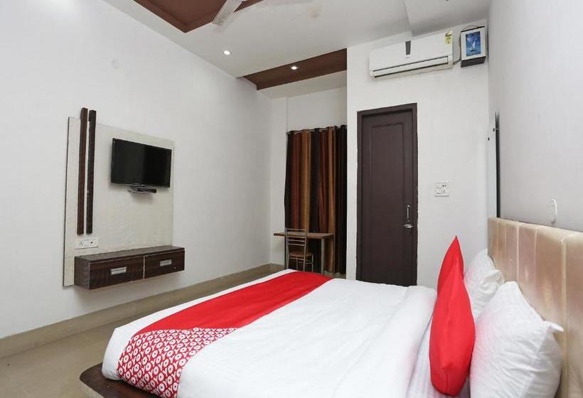 בית מלון כפרי Oyo 28227  Abhinandan