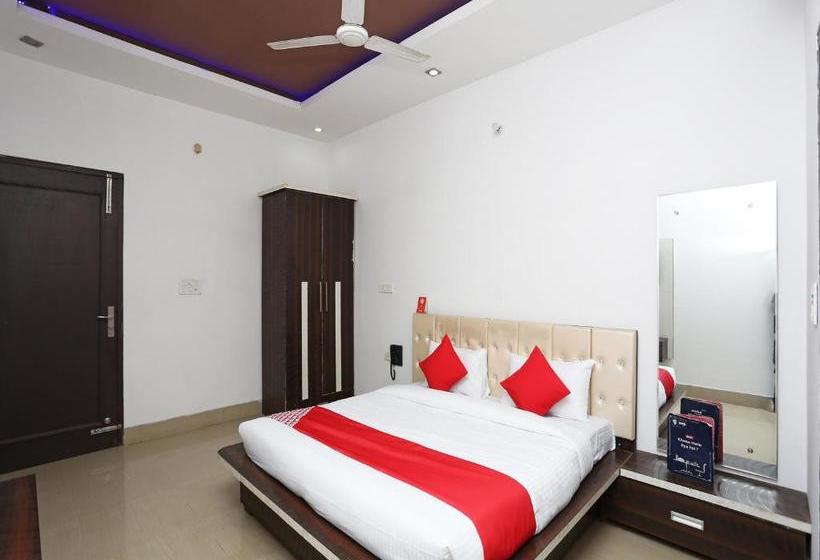 בית מלון כפרי Oyo 28227  Abhinandan