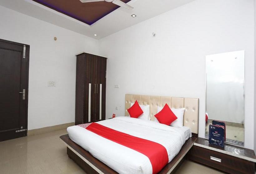 בית מלון כפרי Oyo 28227  Abhinandan