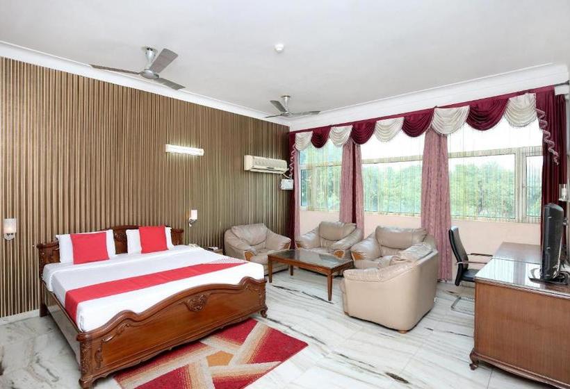 فندق Capital O 821 Sarao