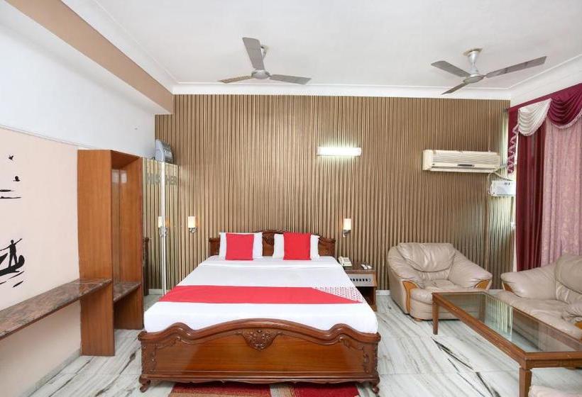 فندق Capital O 821 Sarao