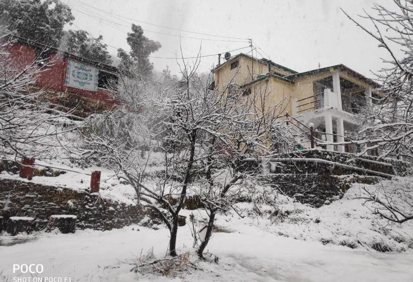 בית מלון כפרי Pailaaag Orchard & Restaurant