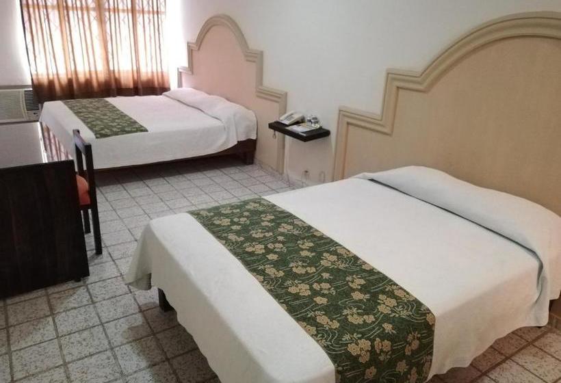 فندق Plaza Jacona