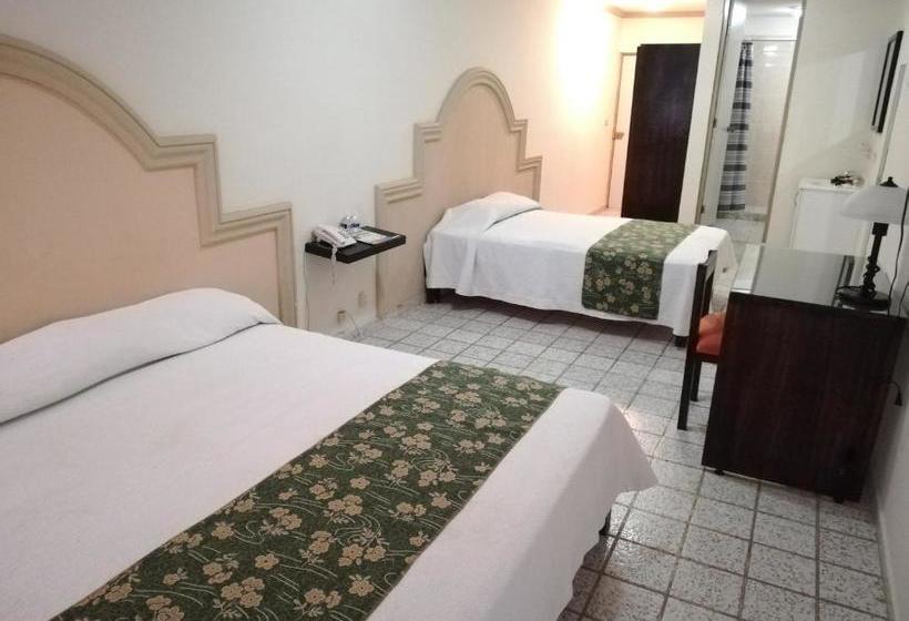 فندق Plaza Jacona