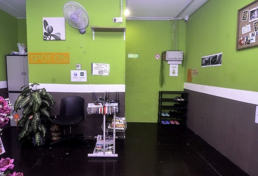 Отель Spot On 89929 Tropical Lodge