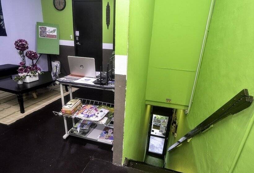 Отель Spot On 89929 Tropical Lodge