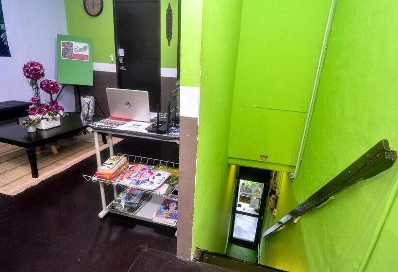 Отель Spot On 89929 Tropical Lodge