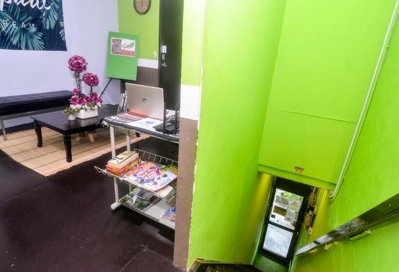 Отель Spot On 89929 Tropical Lodge