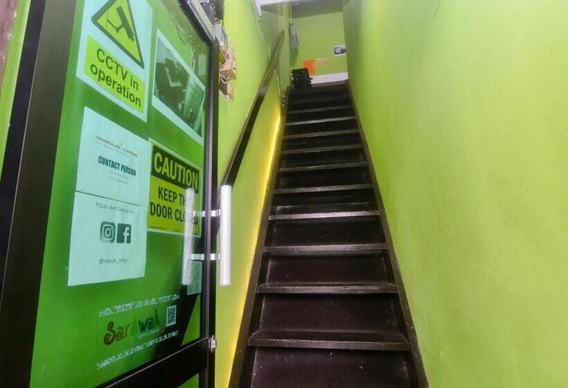 Отель Spot On 89929 Tropical Lodge