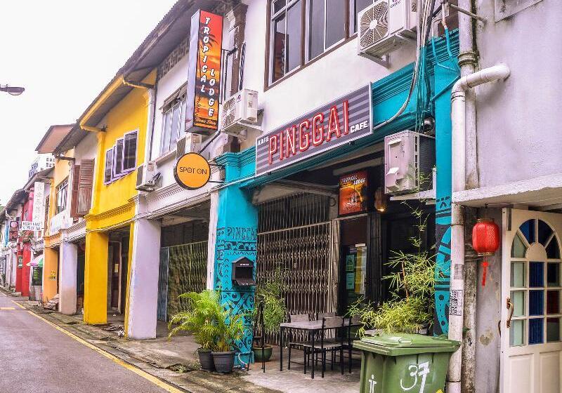 Отель Spot On 89929 Tropical Lodge