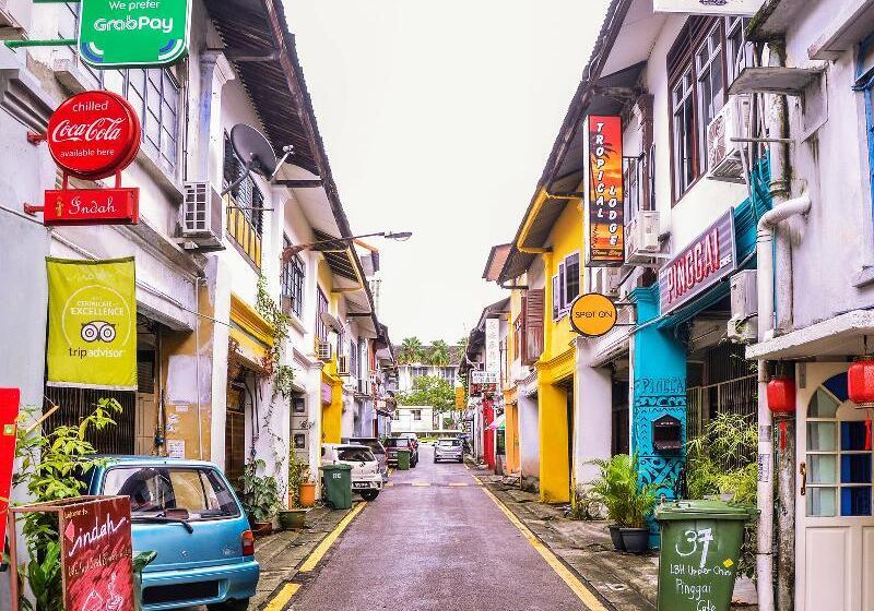 Отель Spot On 89929 Tropical Lodge