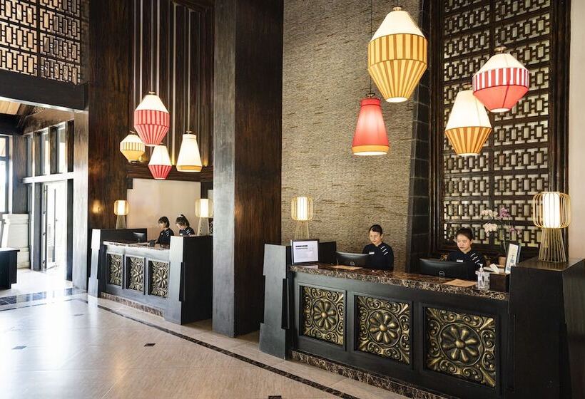 هتل Robinson Nam Hoi An