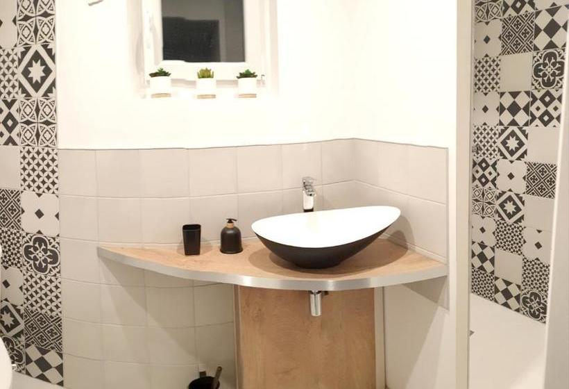 Maison De Charme Avec Jardin Aux Trois Moutiers 116 M² 6 Pers