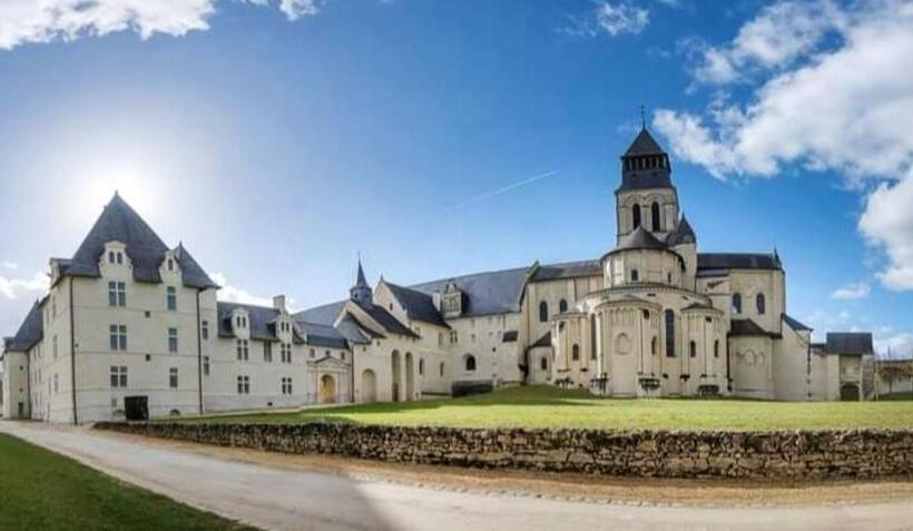 Maison De Charme Avec Jardin Aux Trois Moutiers 116 M² 6 Pers