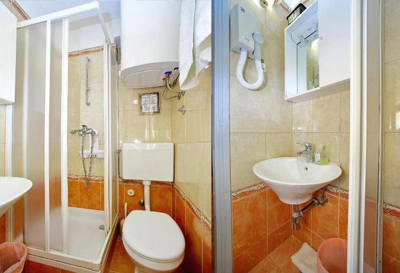 펜션 Guest House Villa Jadera