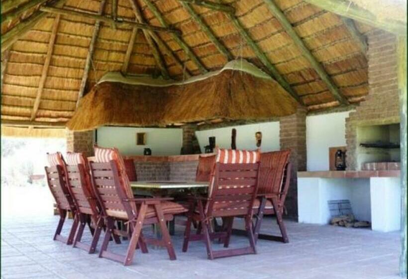 بنسيون Riverbend Self Catering Cottages