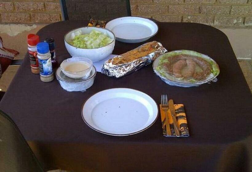 بنسيون Riverbend Self Catering Cottages