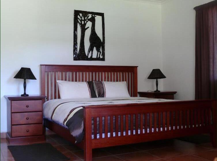 بنسيون Riverbend Self Catering Cottages