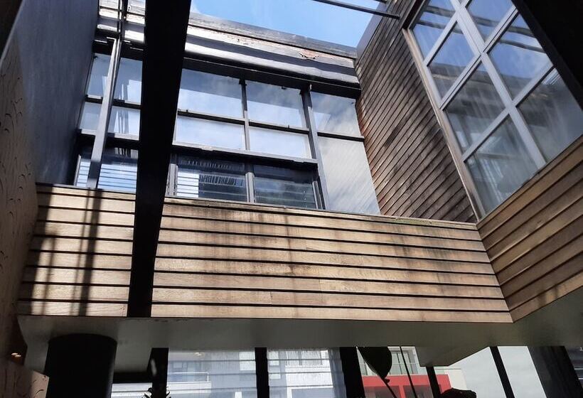 Readyset Apartments At Glasshouse