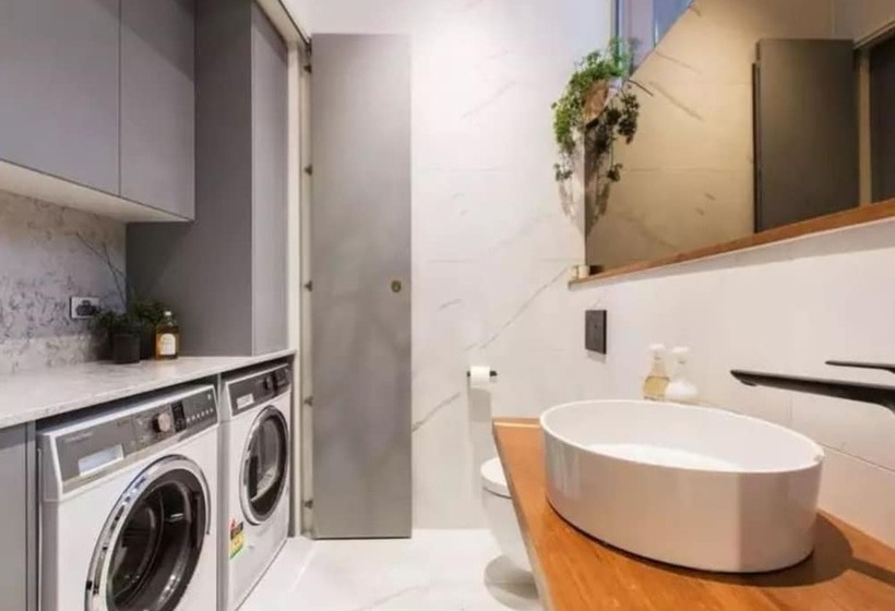 Readyset Apartments At Glasshouse