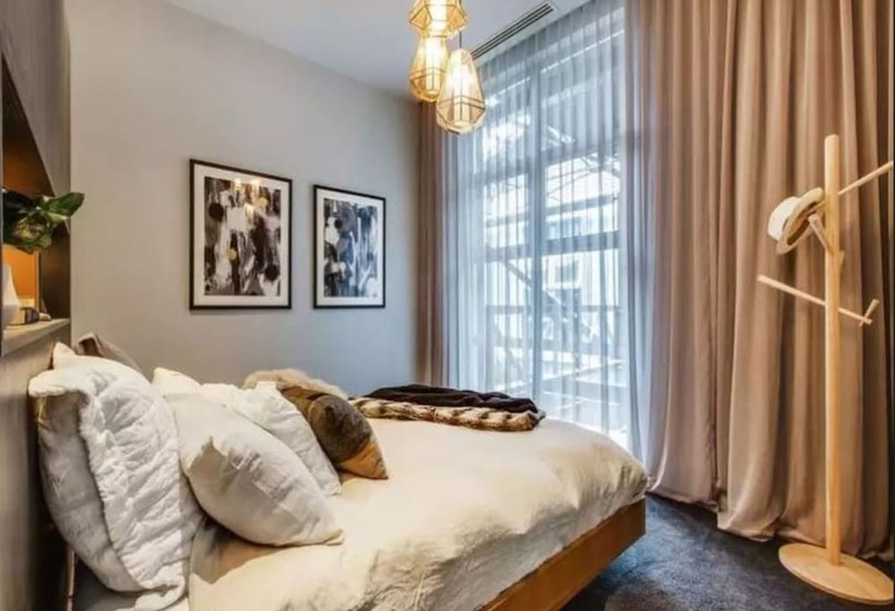 Readyset Apartments At Glasshouse