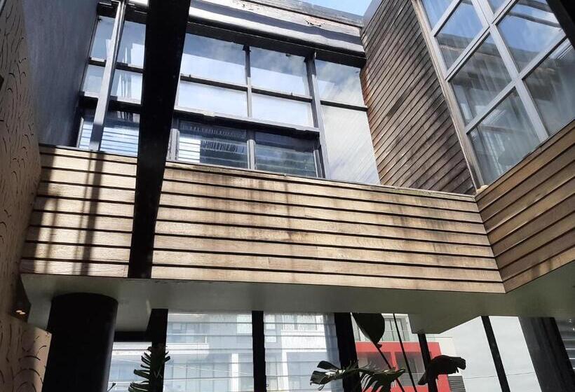 Readyset Apartments At Glasshouse