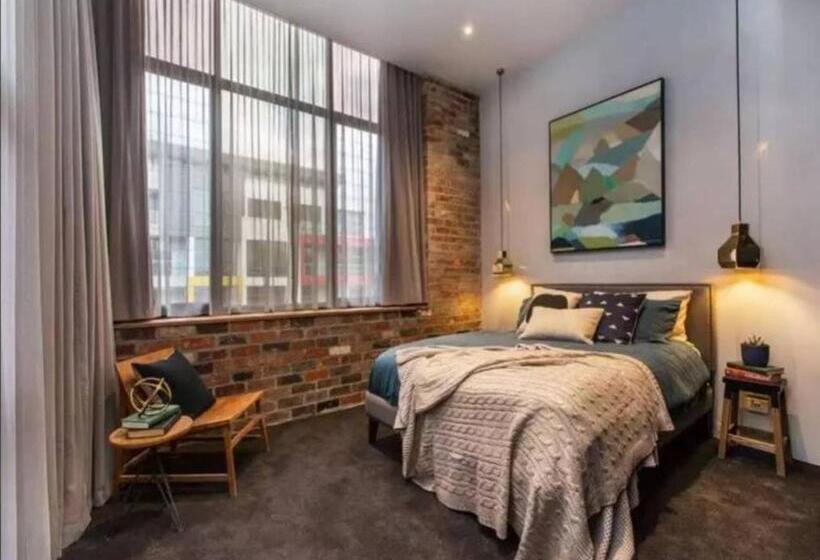 Readyset Apartments At Glasshouse