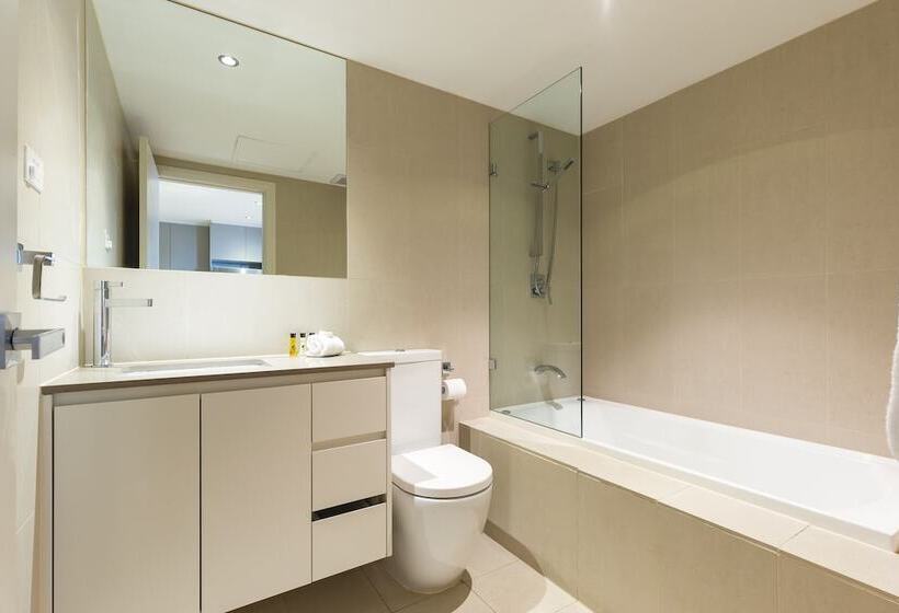 2 Bdrm North Sydney With Harbour Views