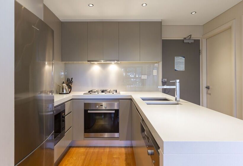 2 Bdrm North Sydney With Harbour Views