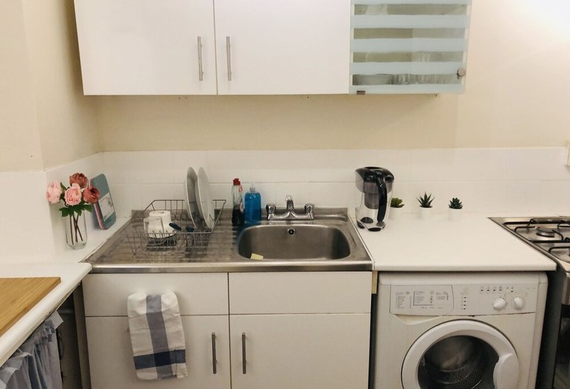 3bed Apartment Next To Eurostar Station