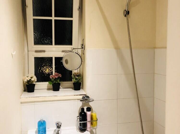 3bed Apartment Next To Eurostar Station