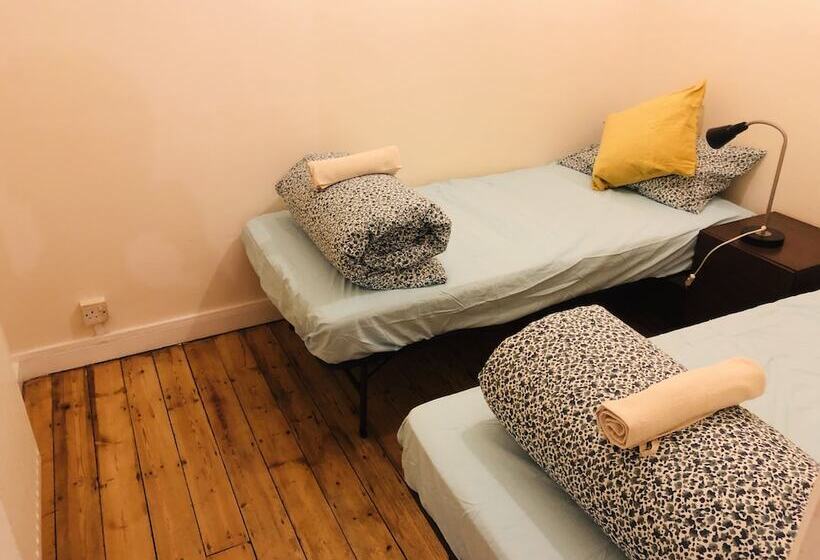 3bed Apartment Next To Eurostar Station