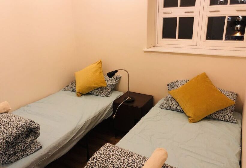 3bed Apartment Next To Eurostar Station