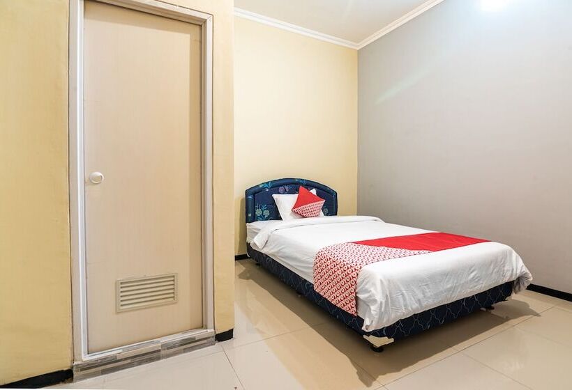 הוסטל Griya Amin By Oyo Rooms